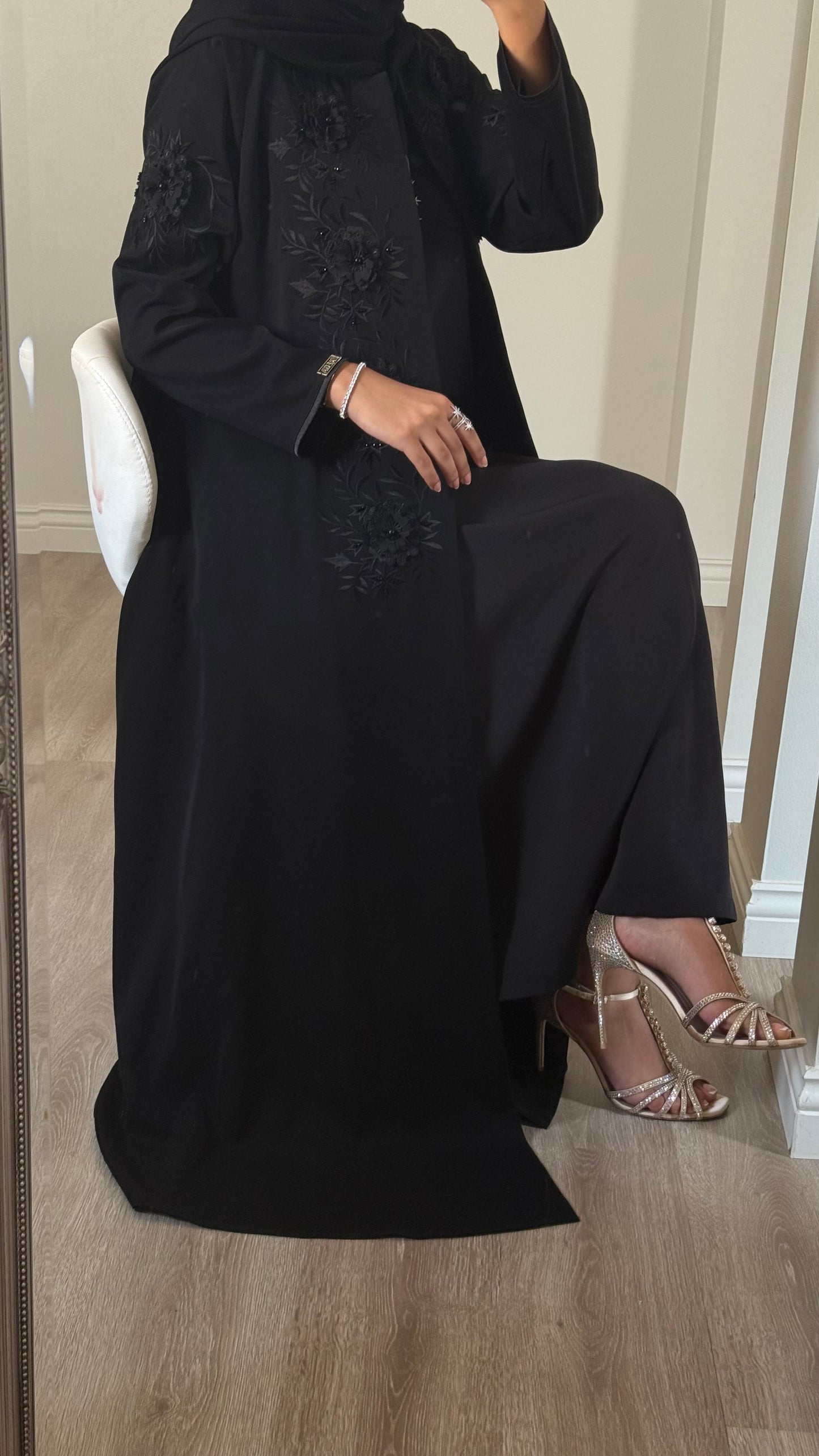 Noir Bloom abaya