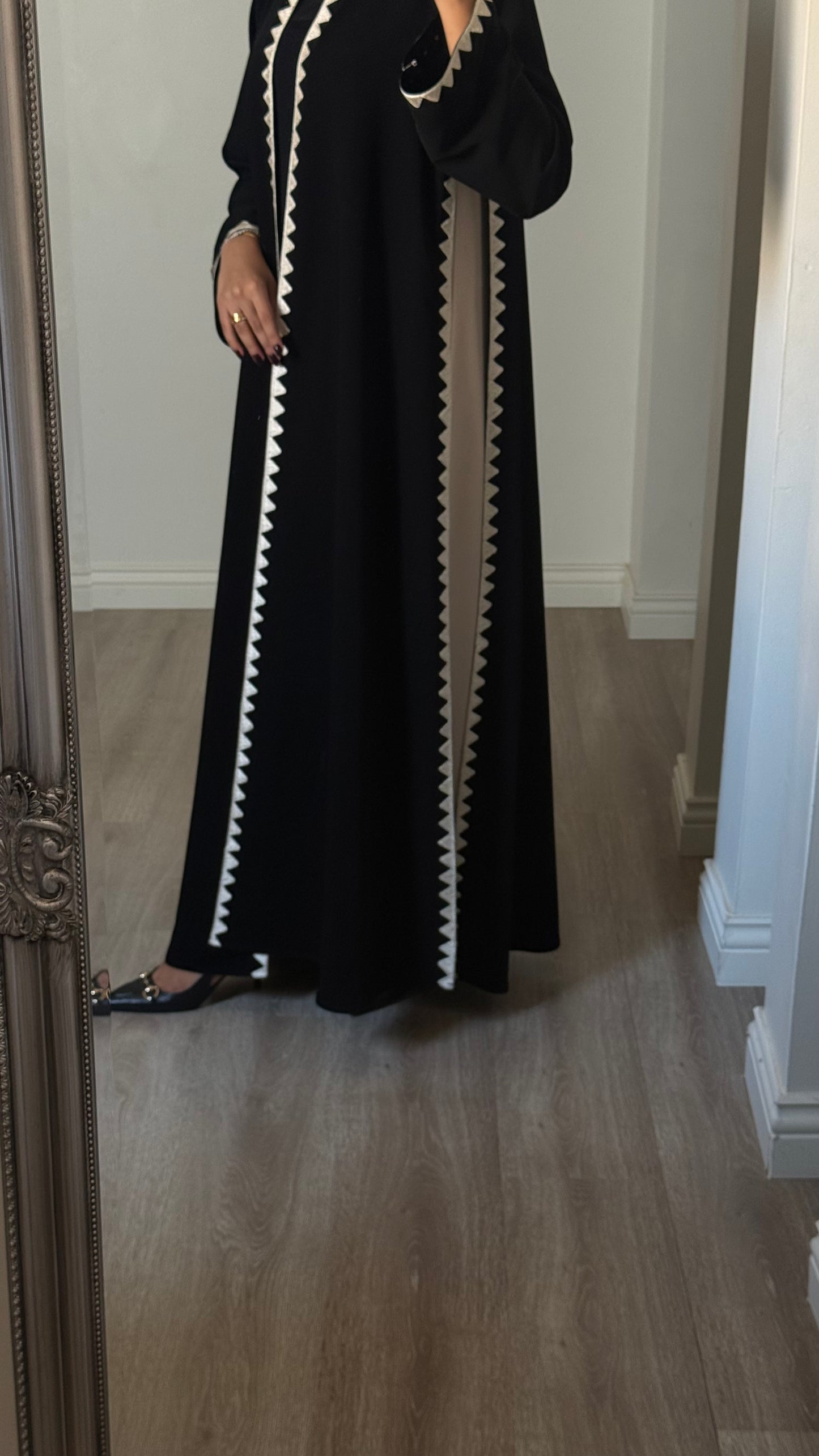 Mira - Abaya