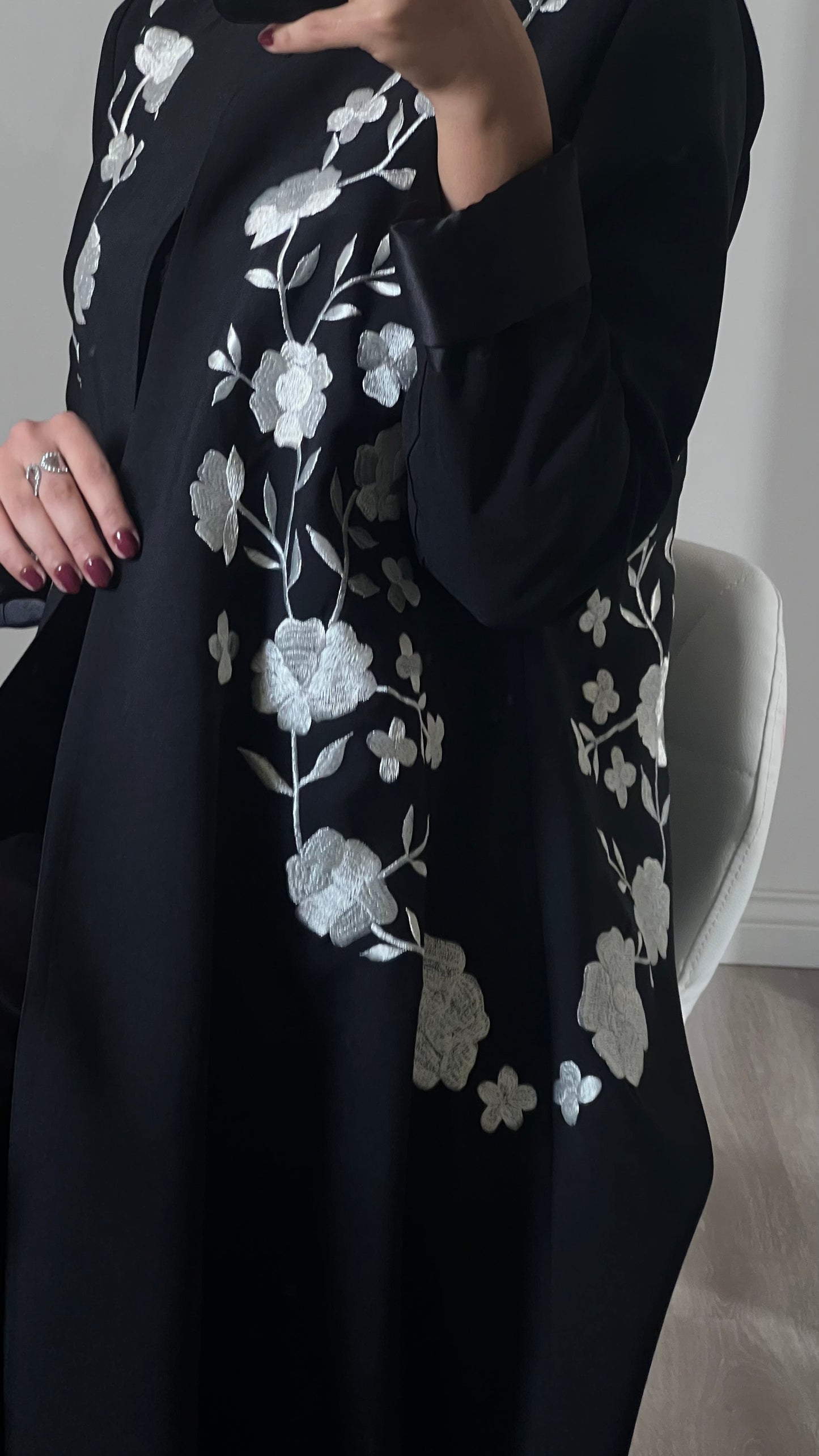 White flower abaya
