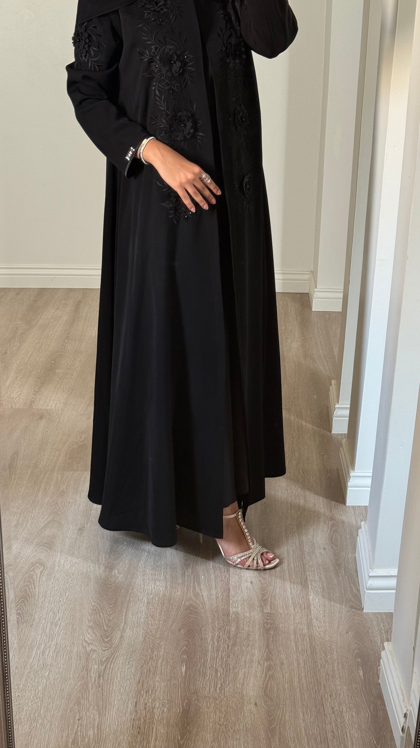 Noir Bloom abaya