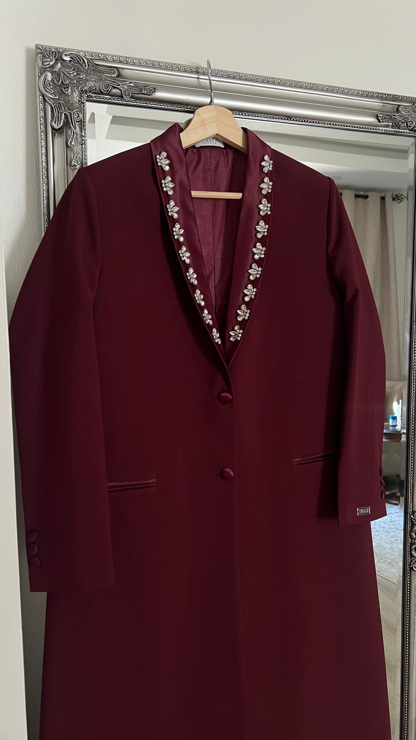 Maroon blazer with crystals 164
