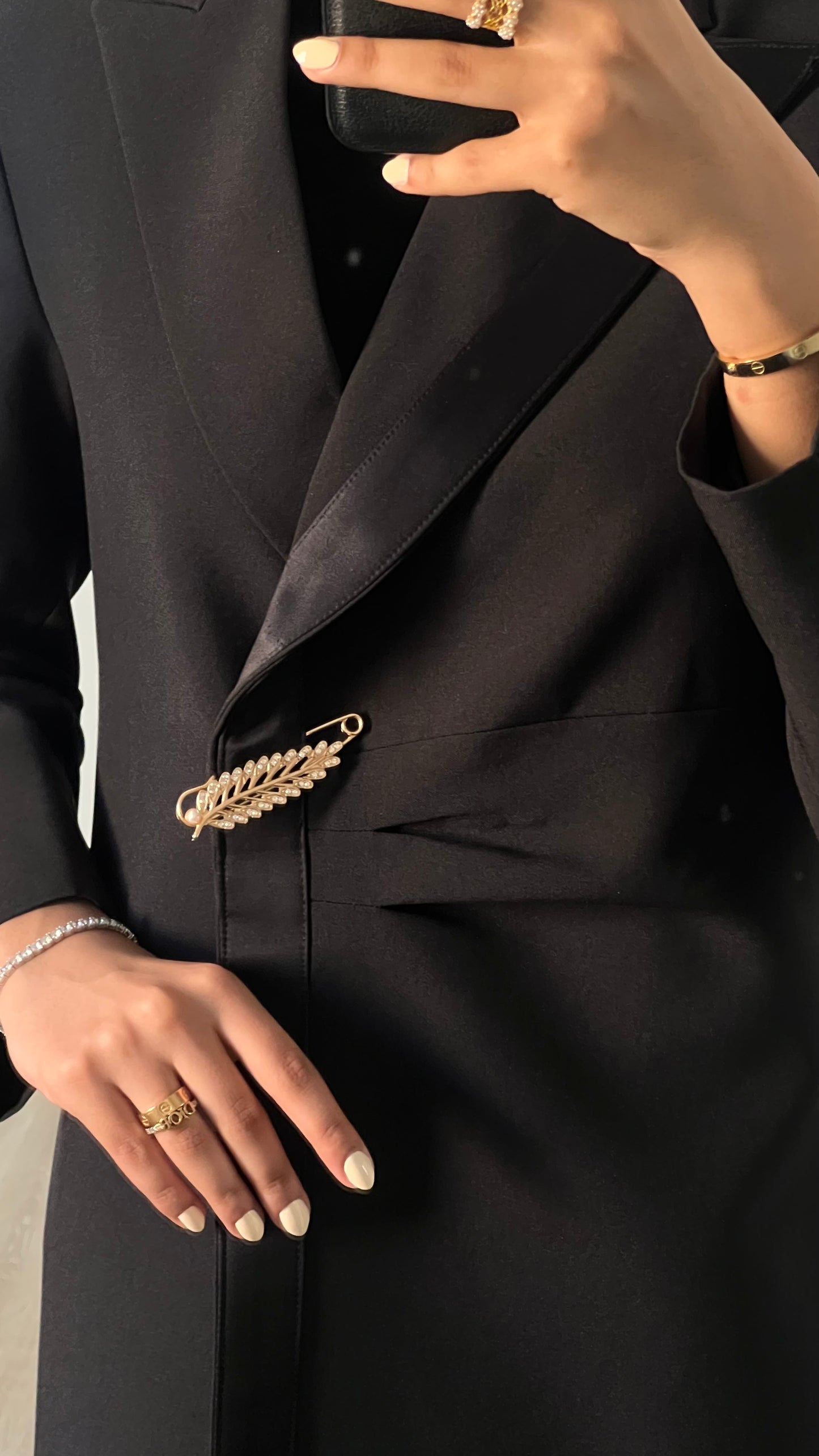 Leaf pin blazer