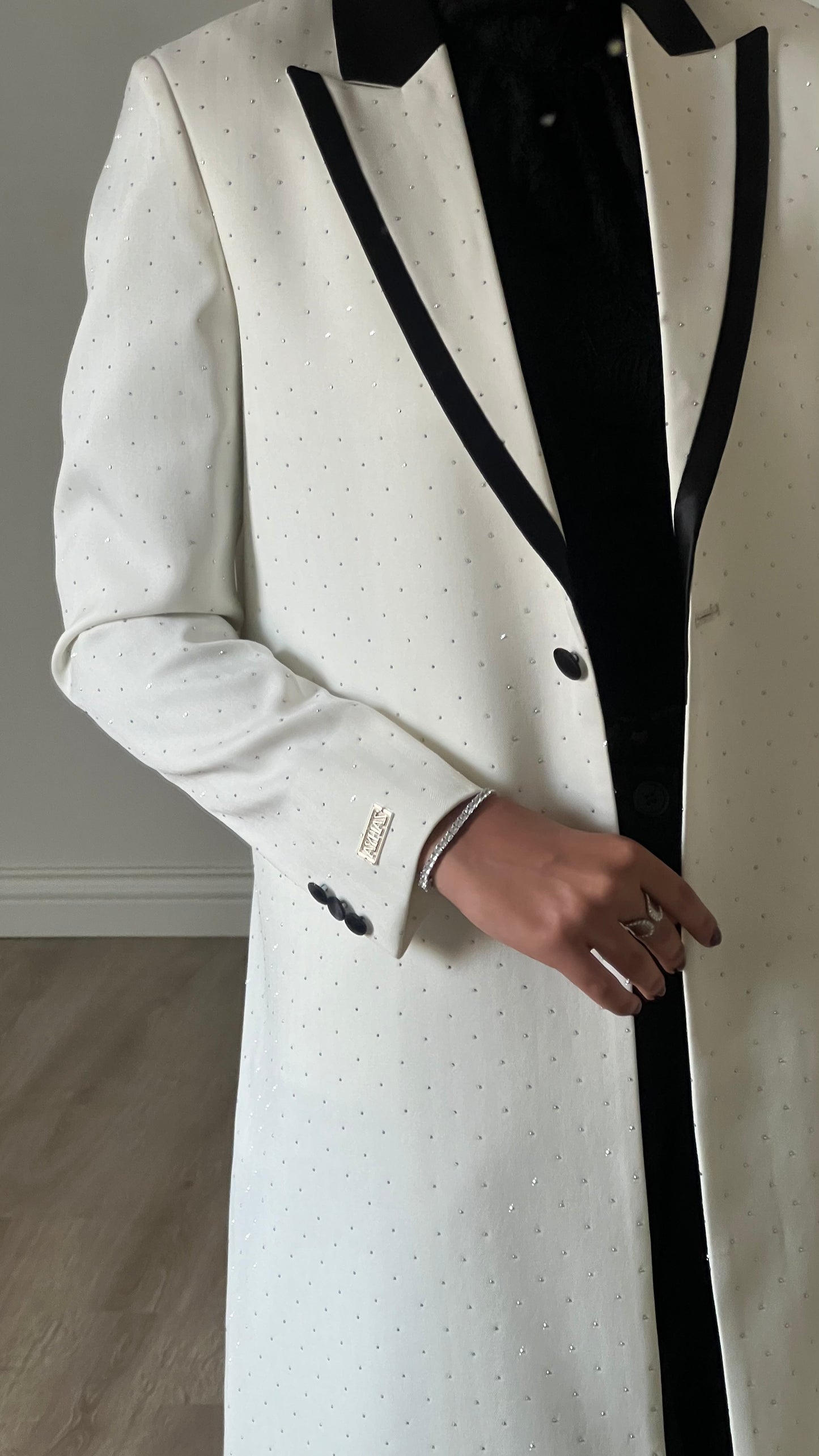 The sparkling blazer in off white