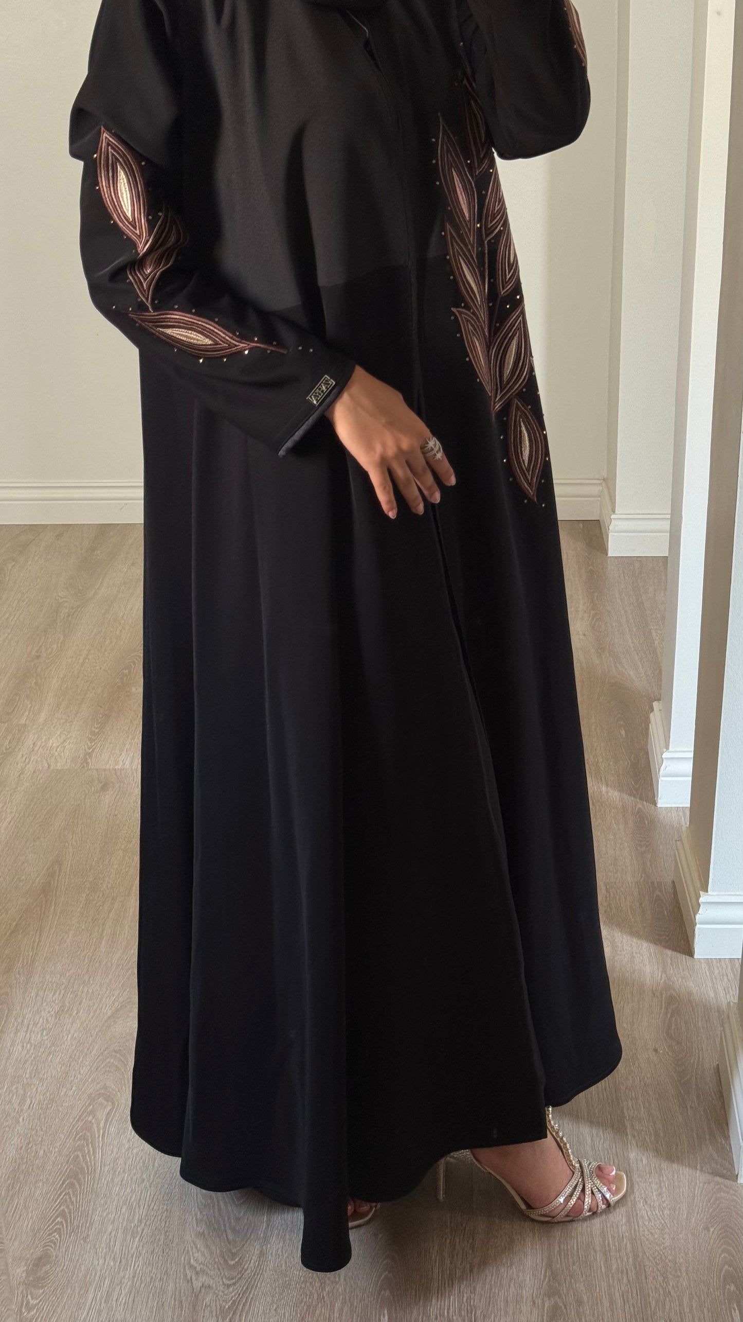 Rosewood Leaf Abaya