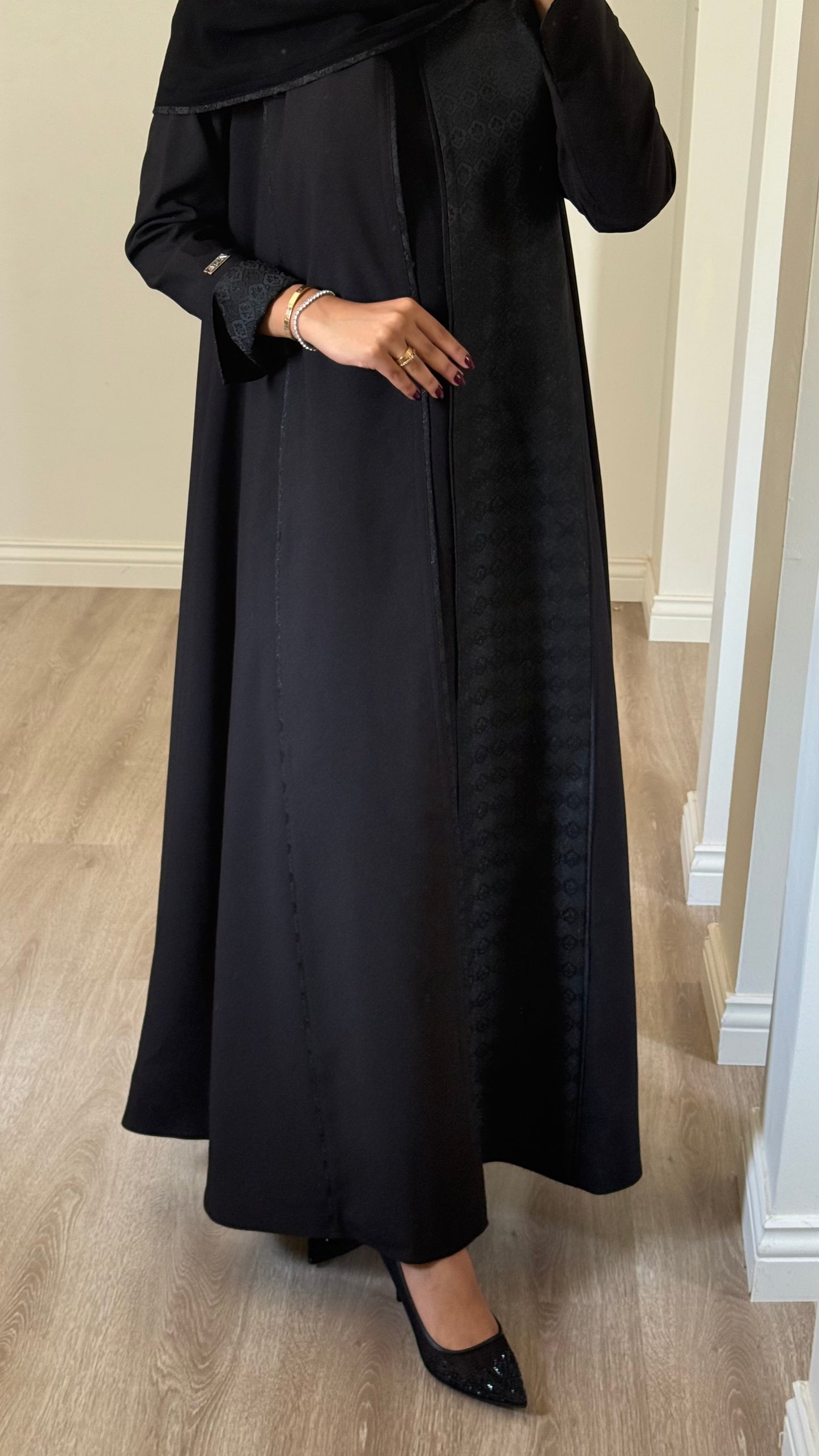 Black crepe and jacquard abaya