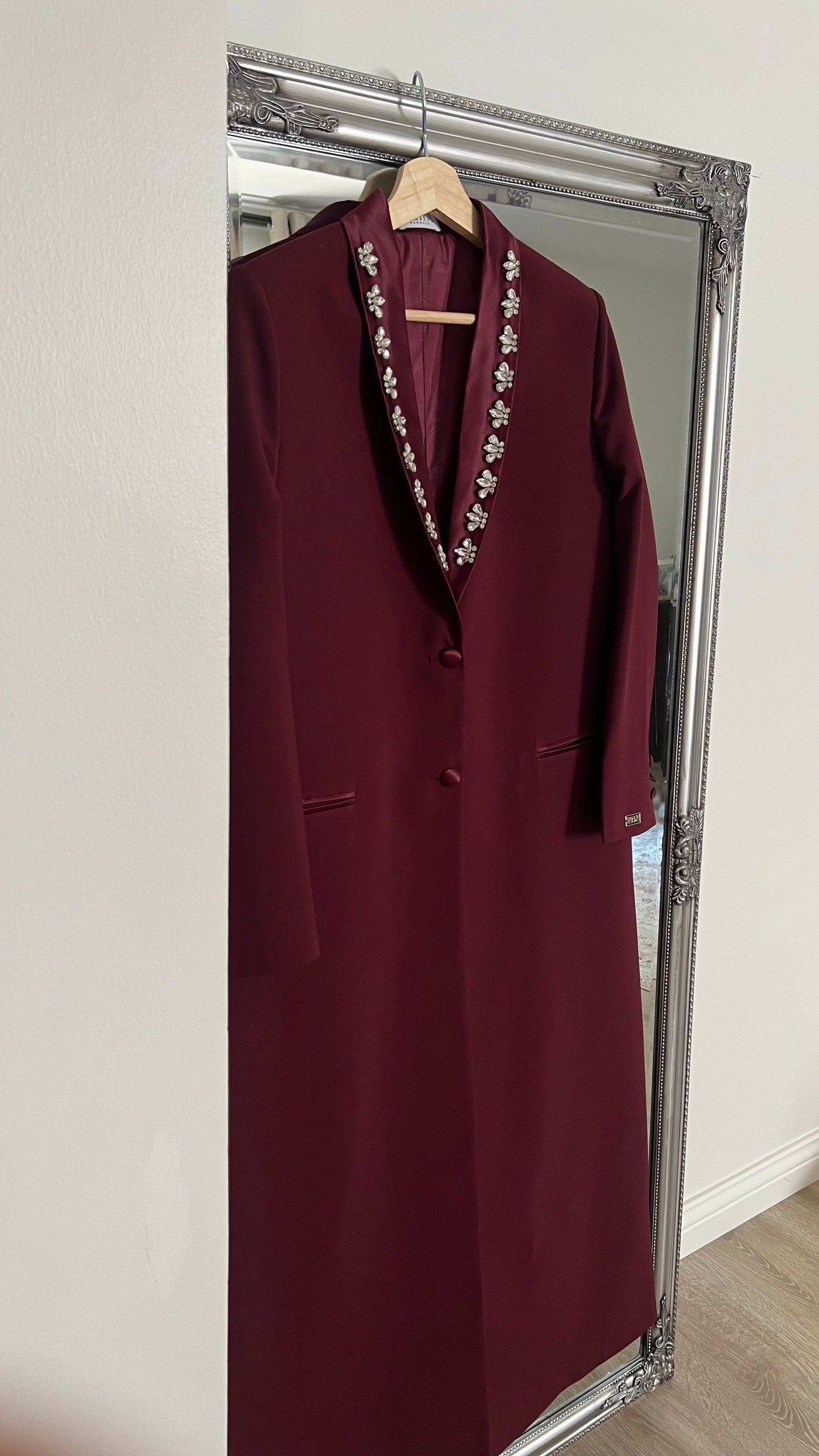 Maroon blazer with crystals 164