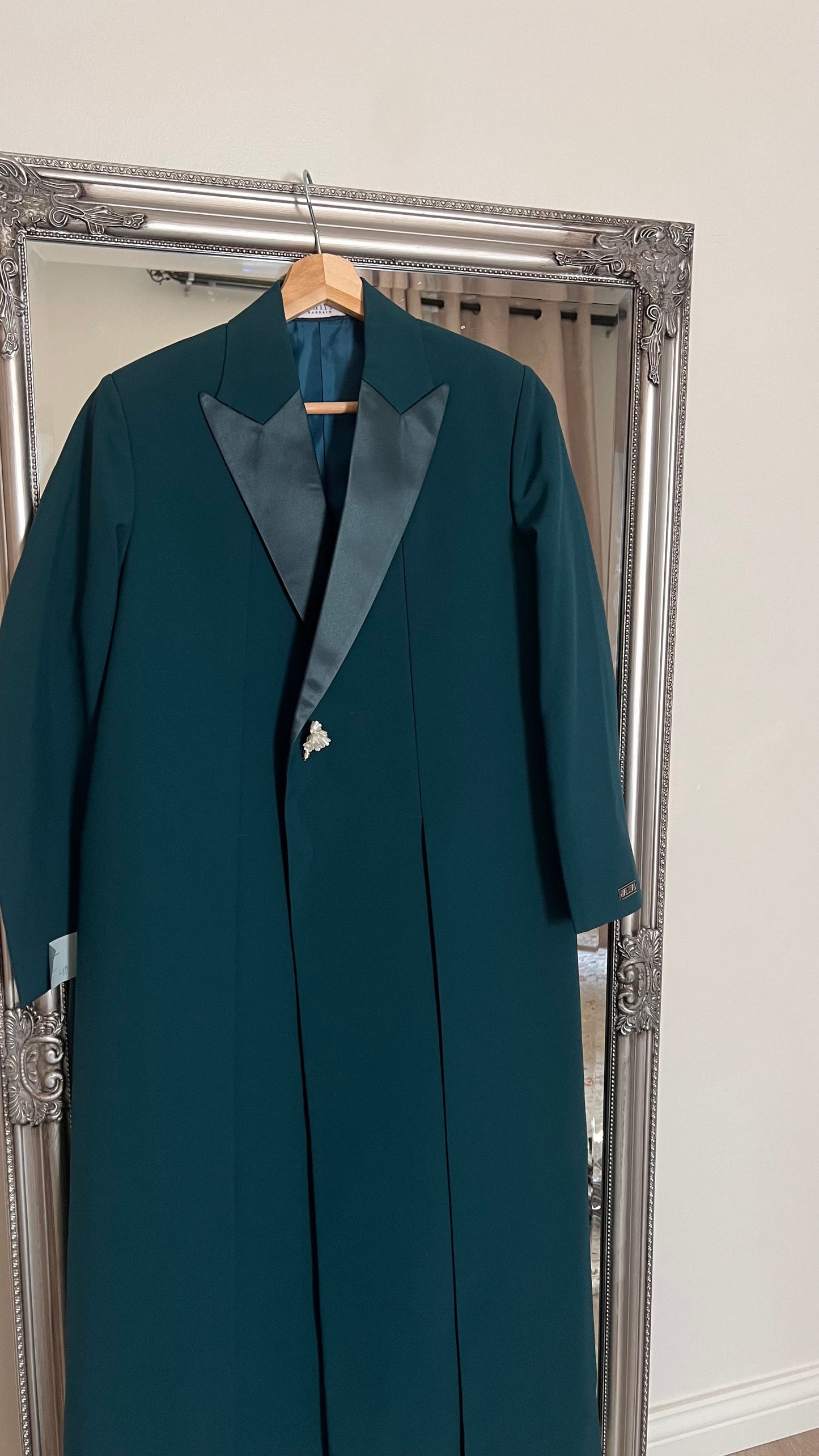 The dark cocoa in Turquoise ( fawri )