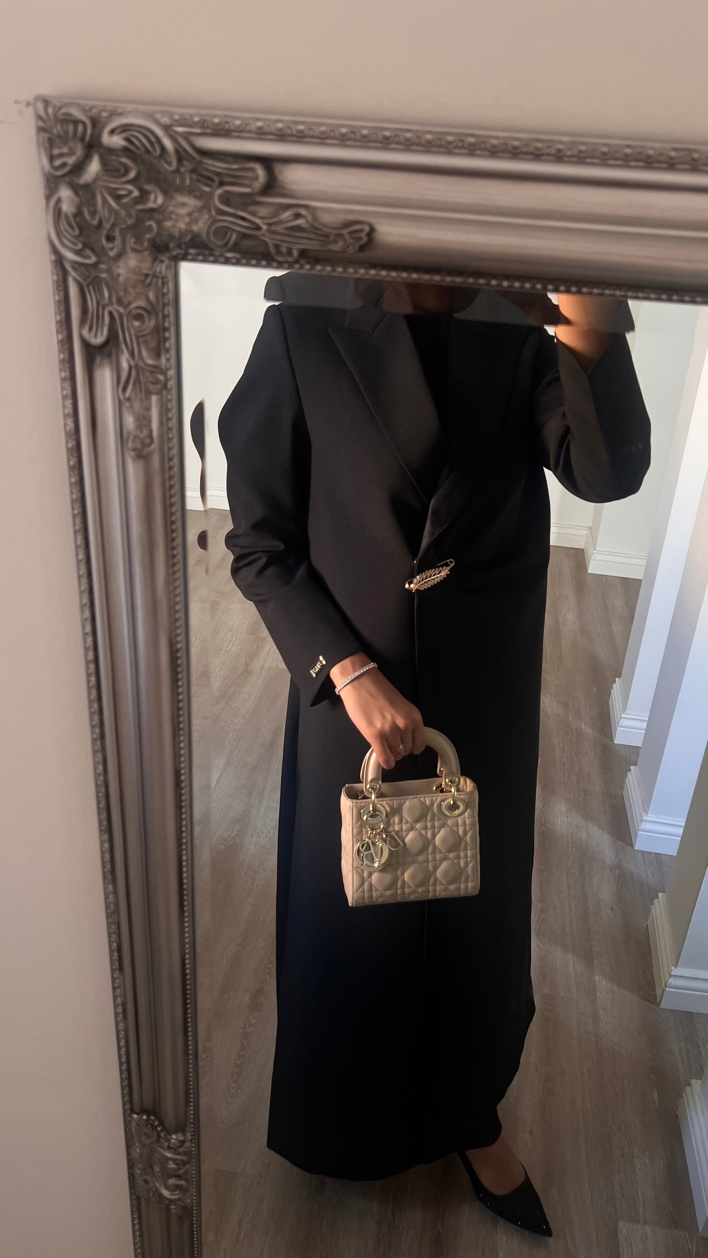 Leaf pin blazer