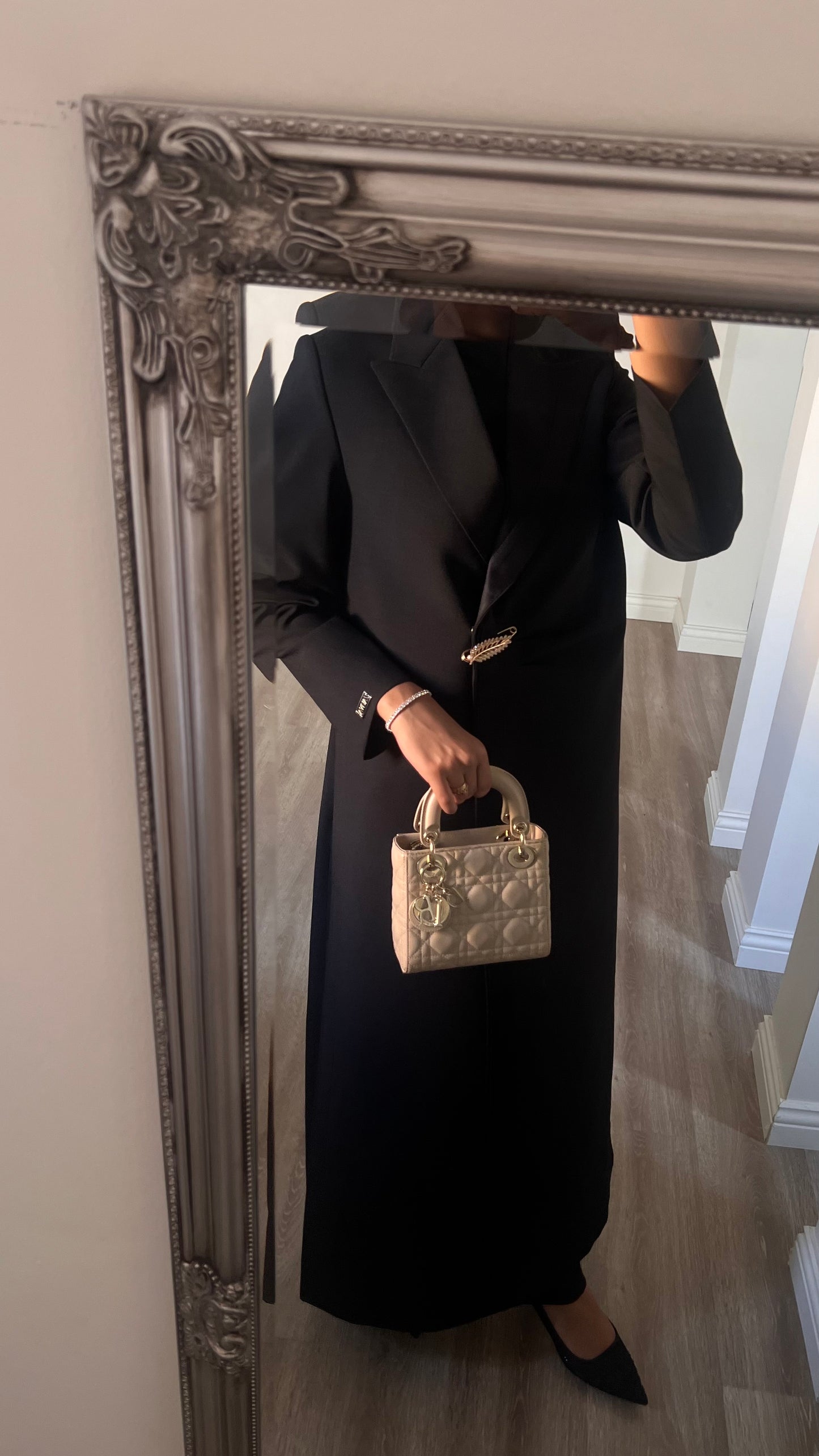 Leaf pin blazer