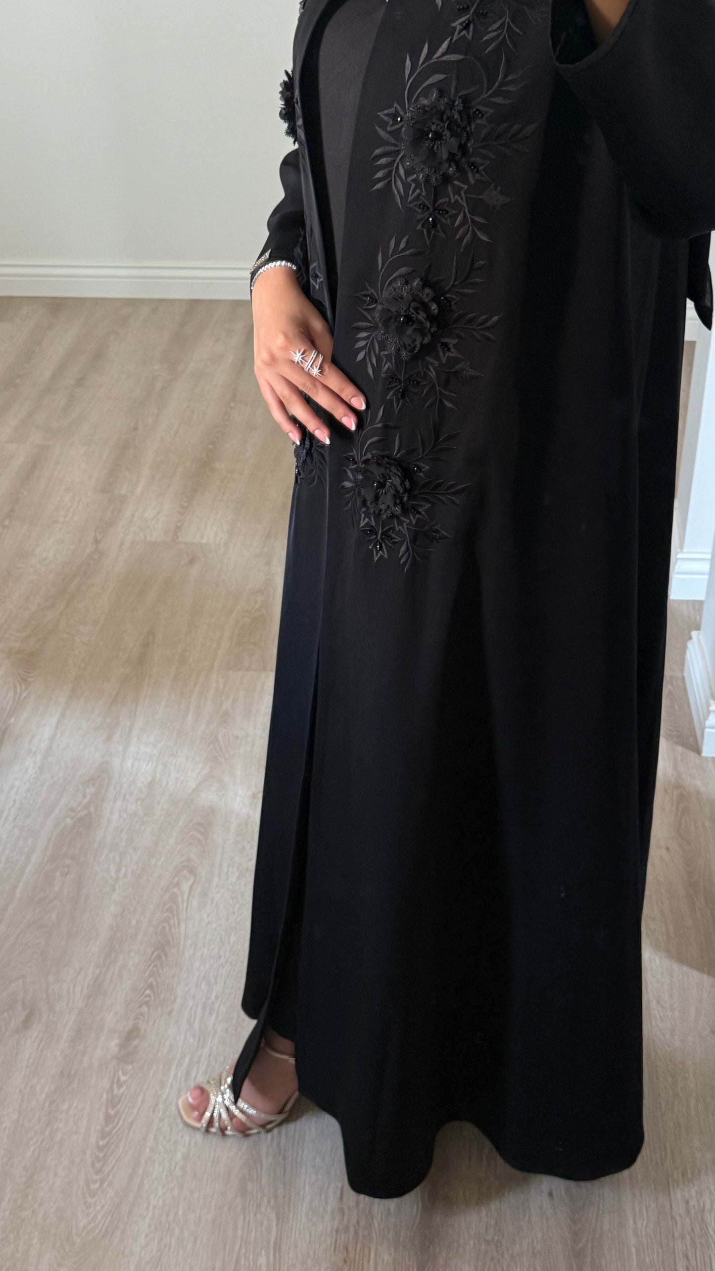 Noir Bloom abaya