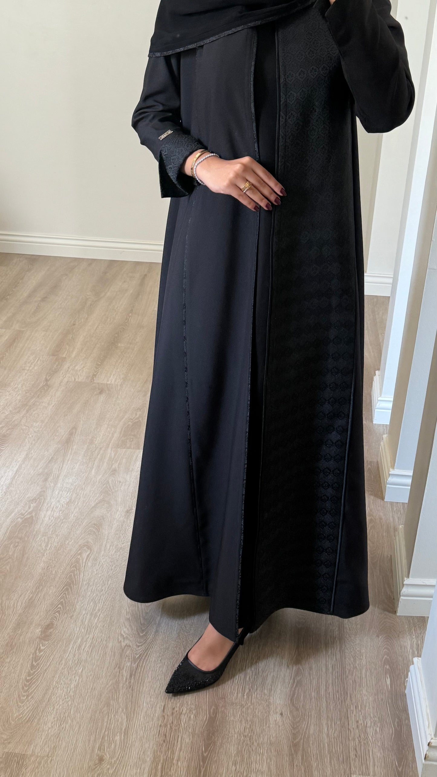 Black crepe and jacquard abaya