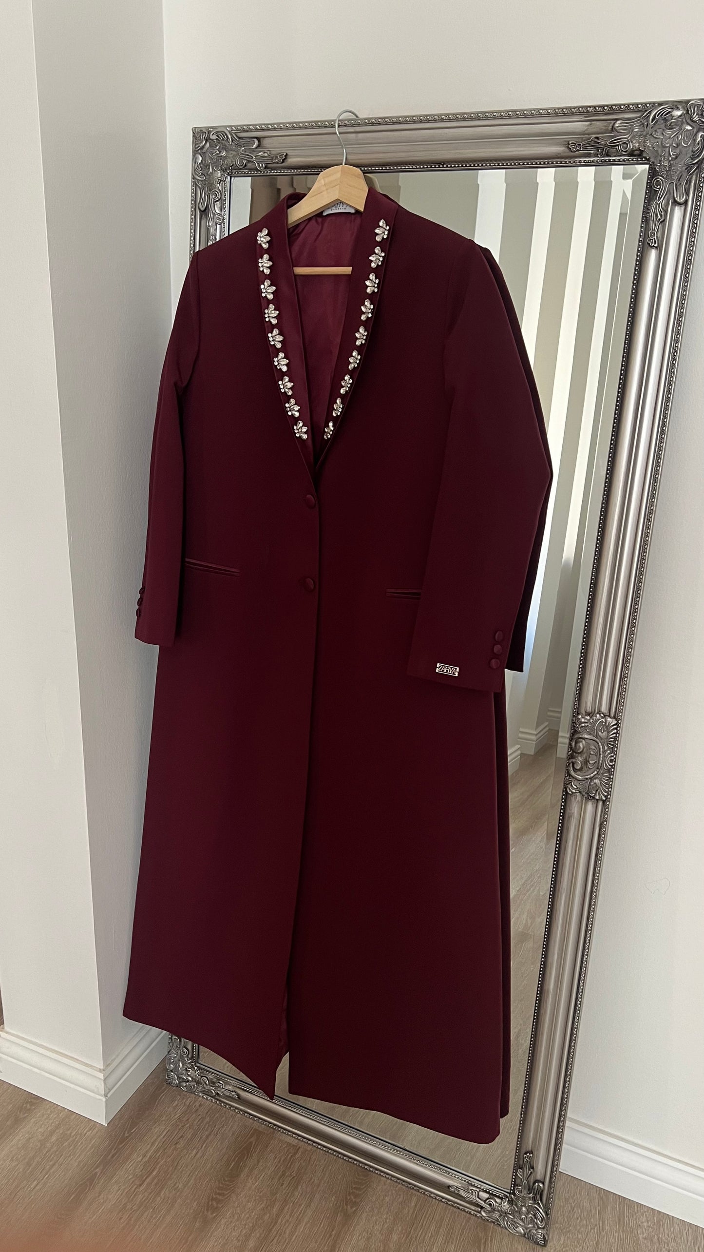 Maroon blazer with crystals 164