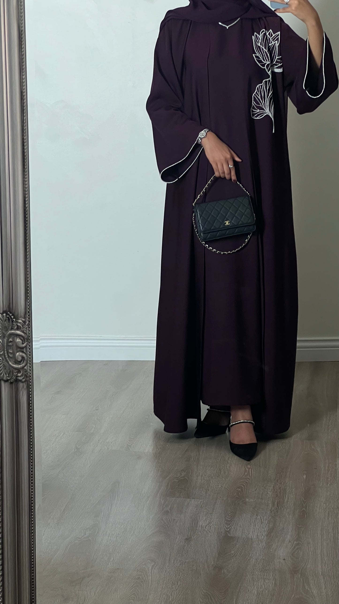 Abaya بقماش كريب باللون البنفسجي