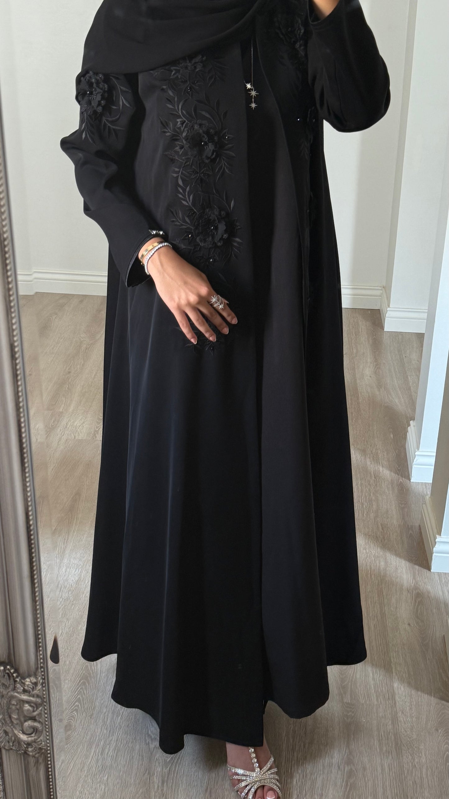Noir Bloom abaya