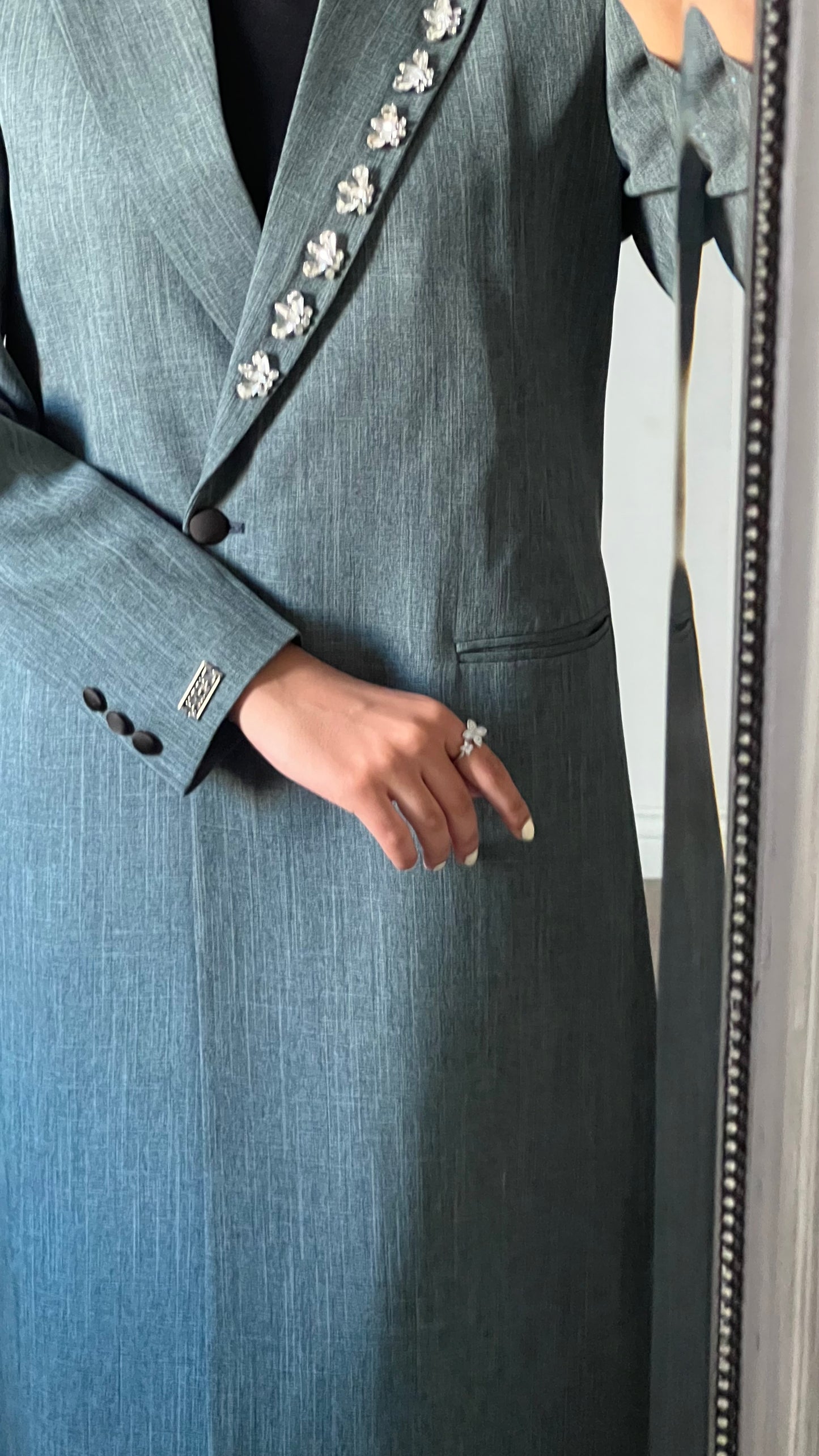 Linen crystals blazer in green
