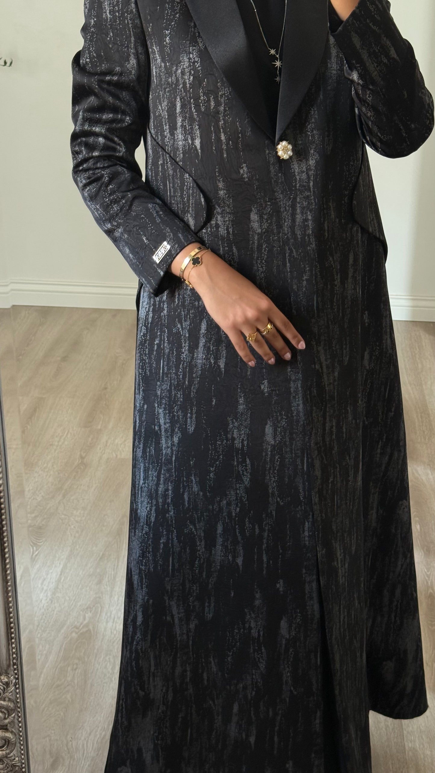 Noir Luxe - Grey