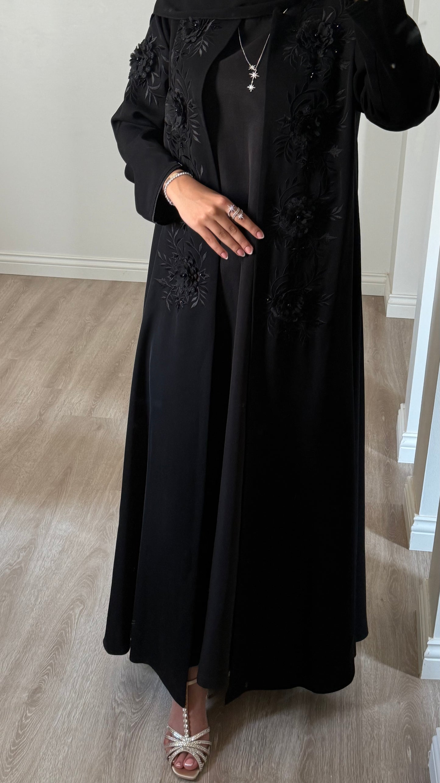 Noir Bloom abaya