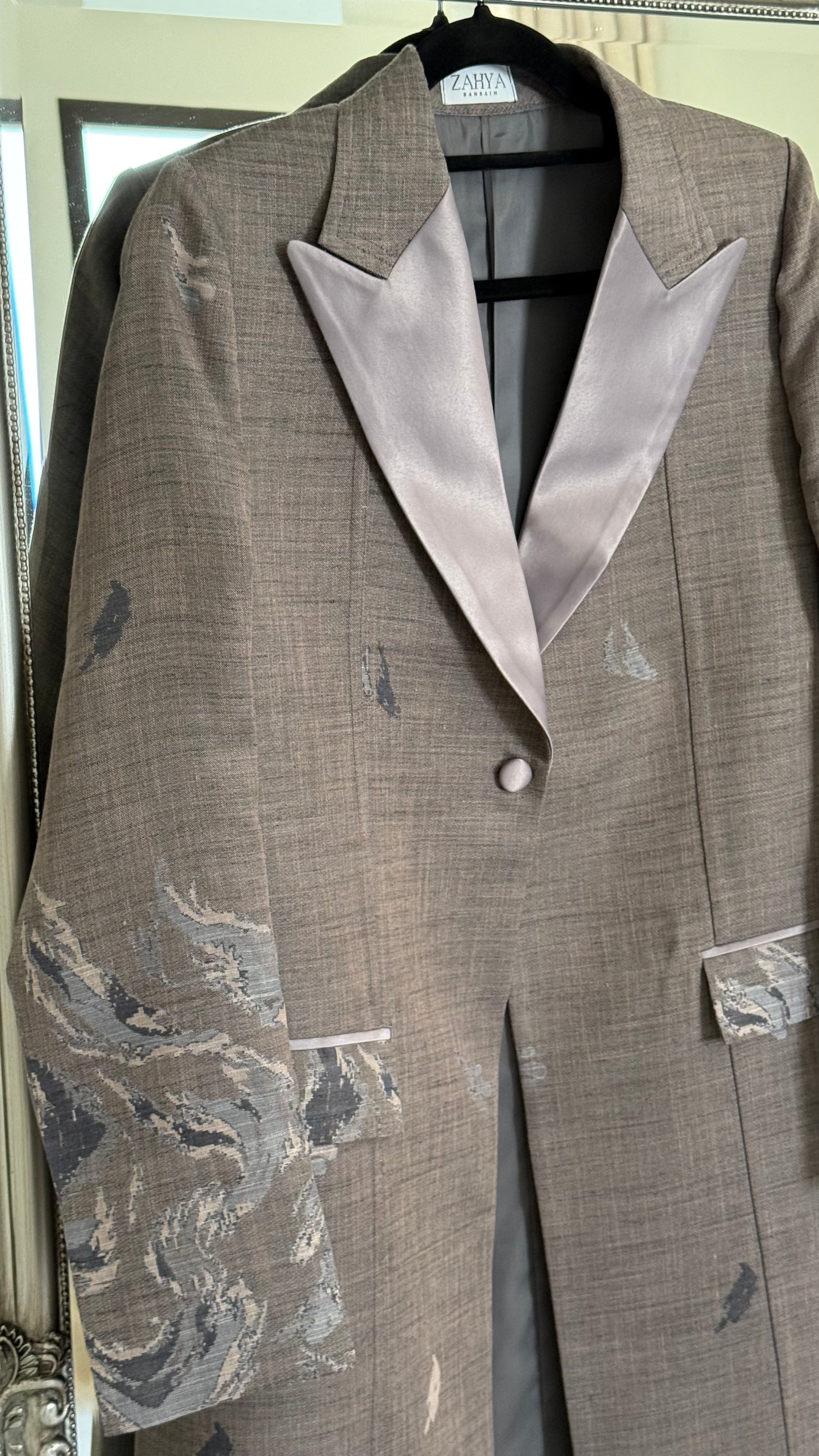 Charm – Ash Brown