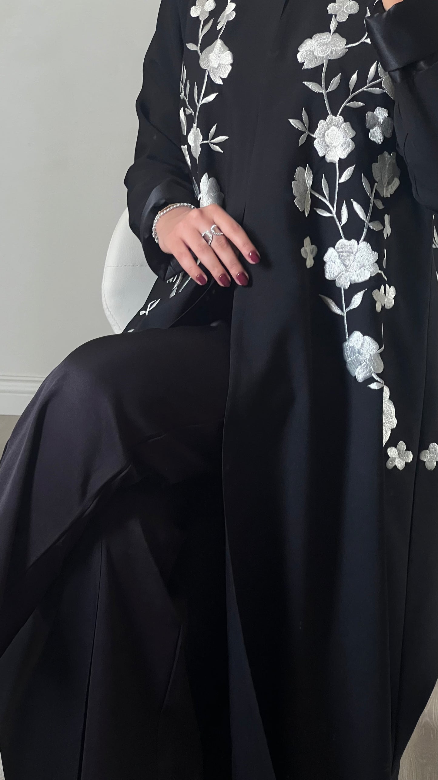 White flower abaya