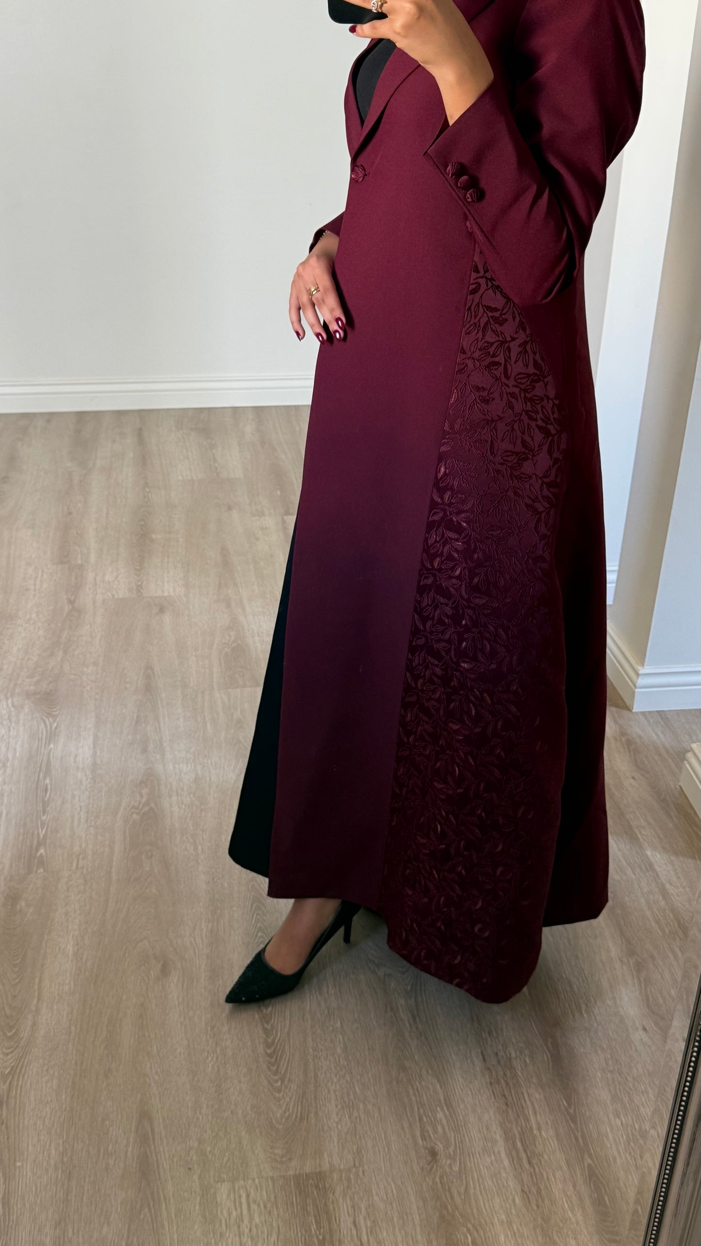 Maroon belle