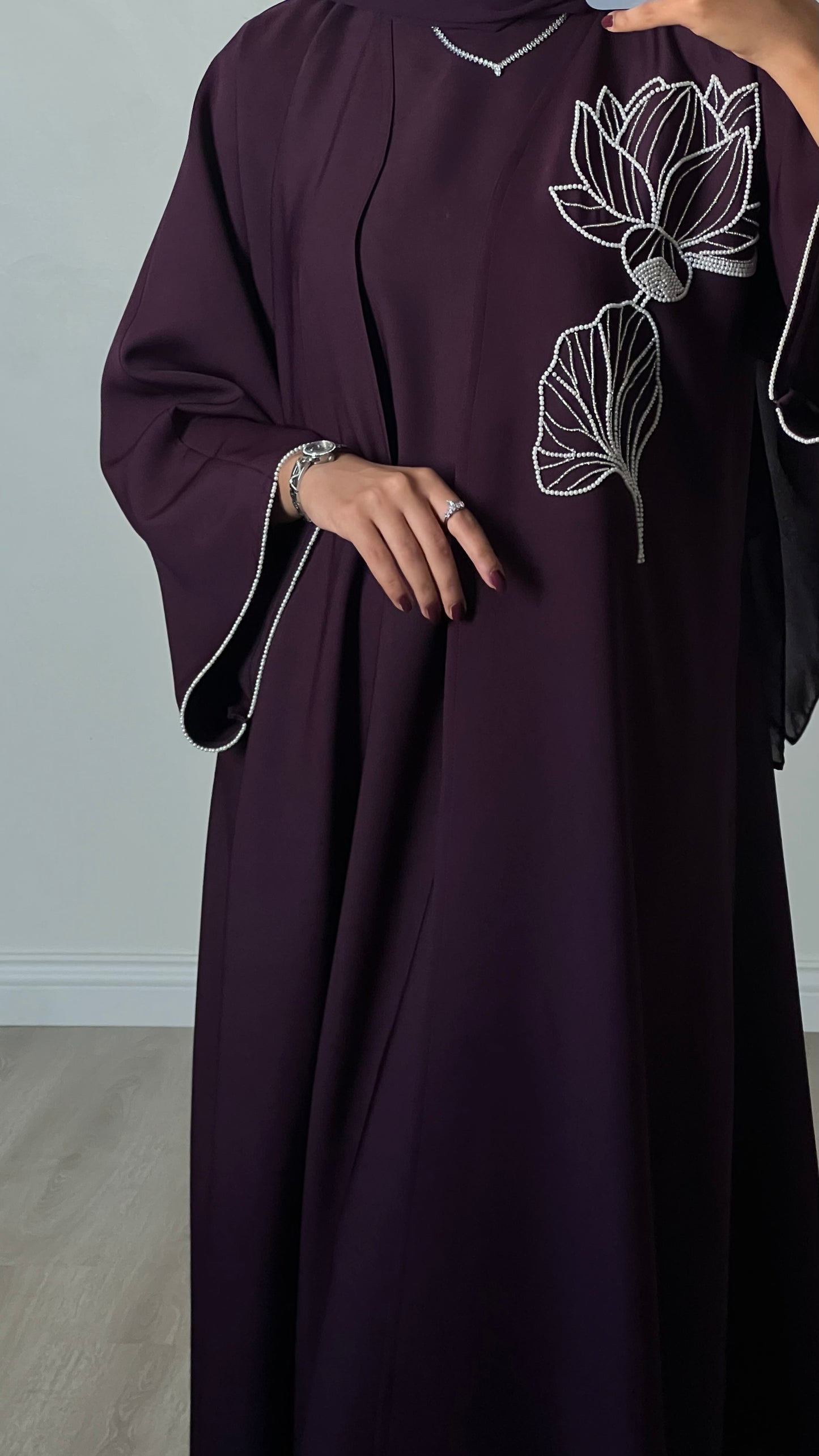 Abaya بقماش كريب باللون البنفسجي