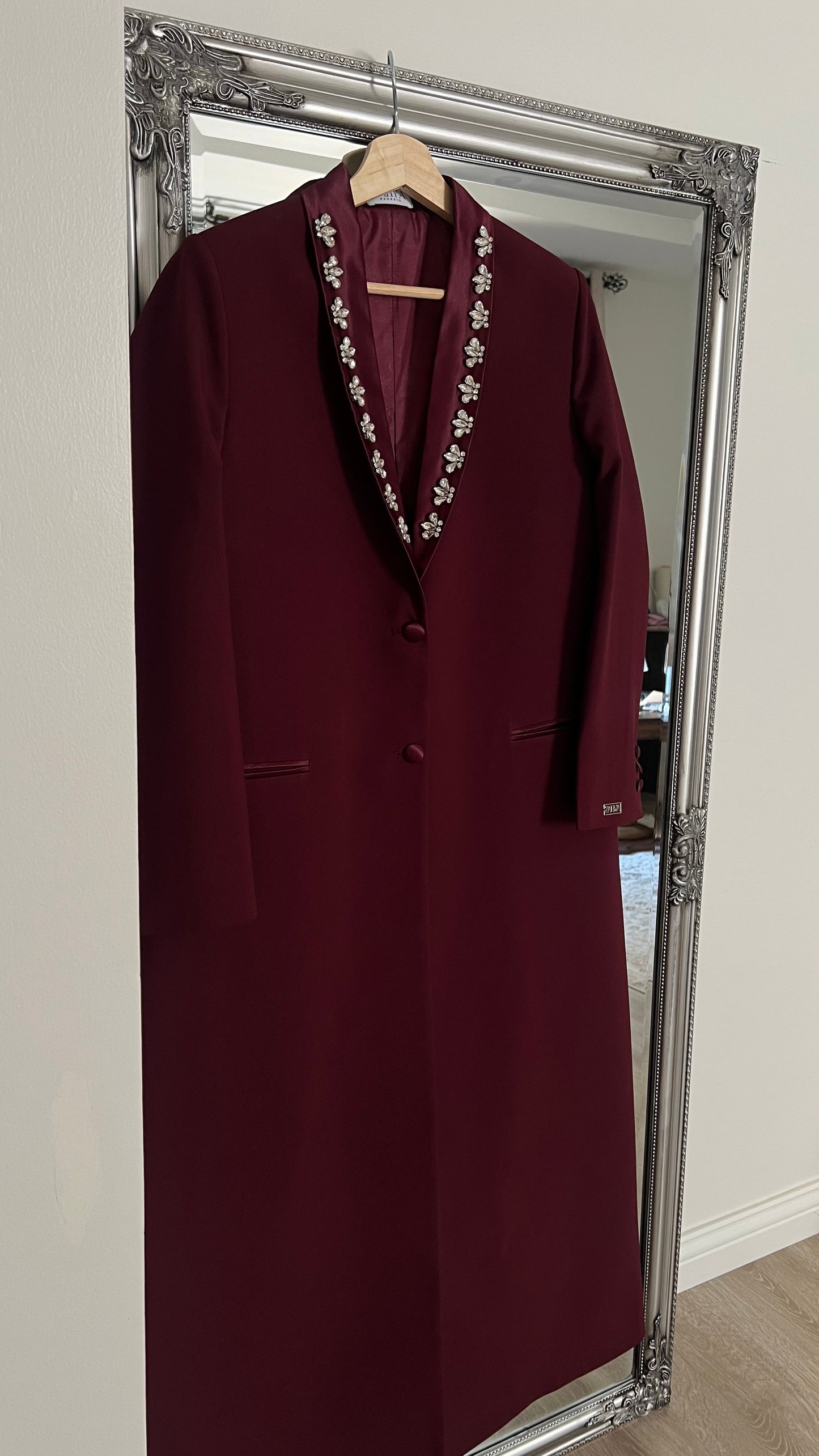 Maroon blazer with crystals 164