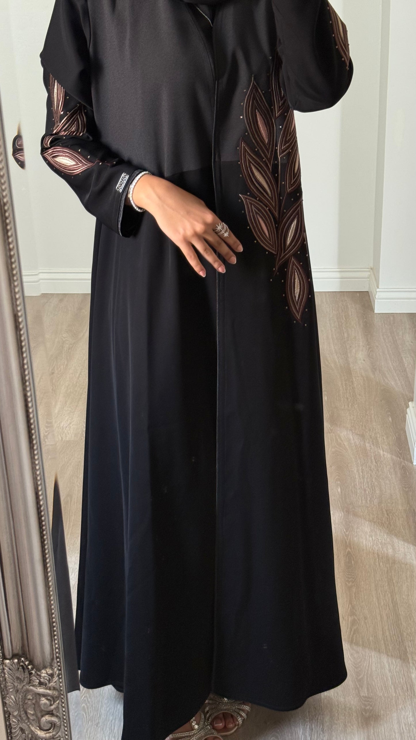 Rosewood Leaf Abaya
