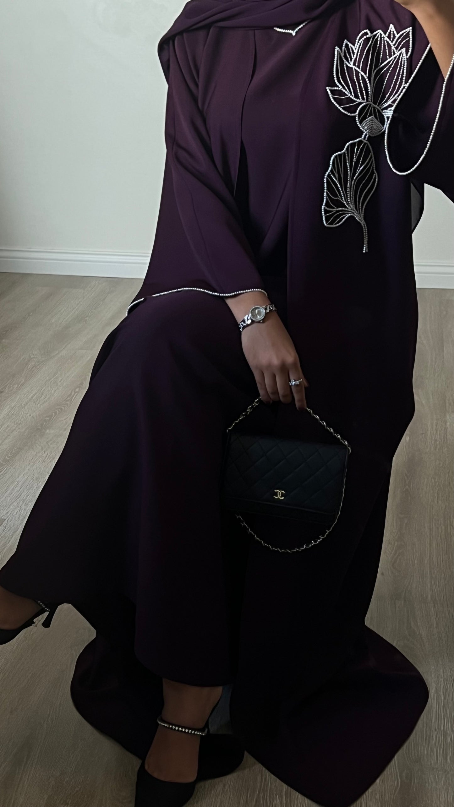 Abaya بقماش كريب باللون البنفسجي