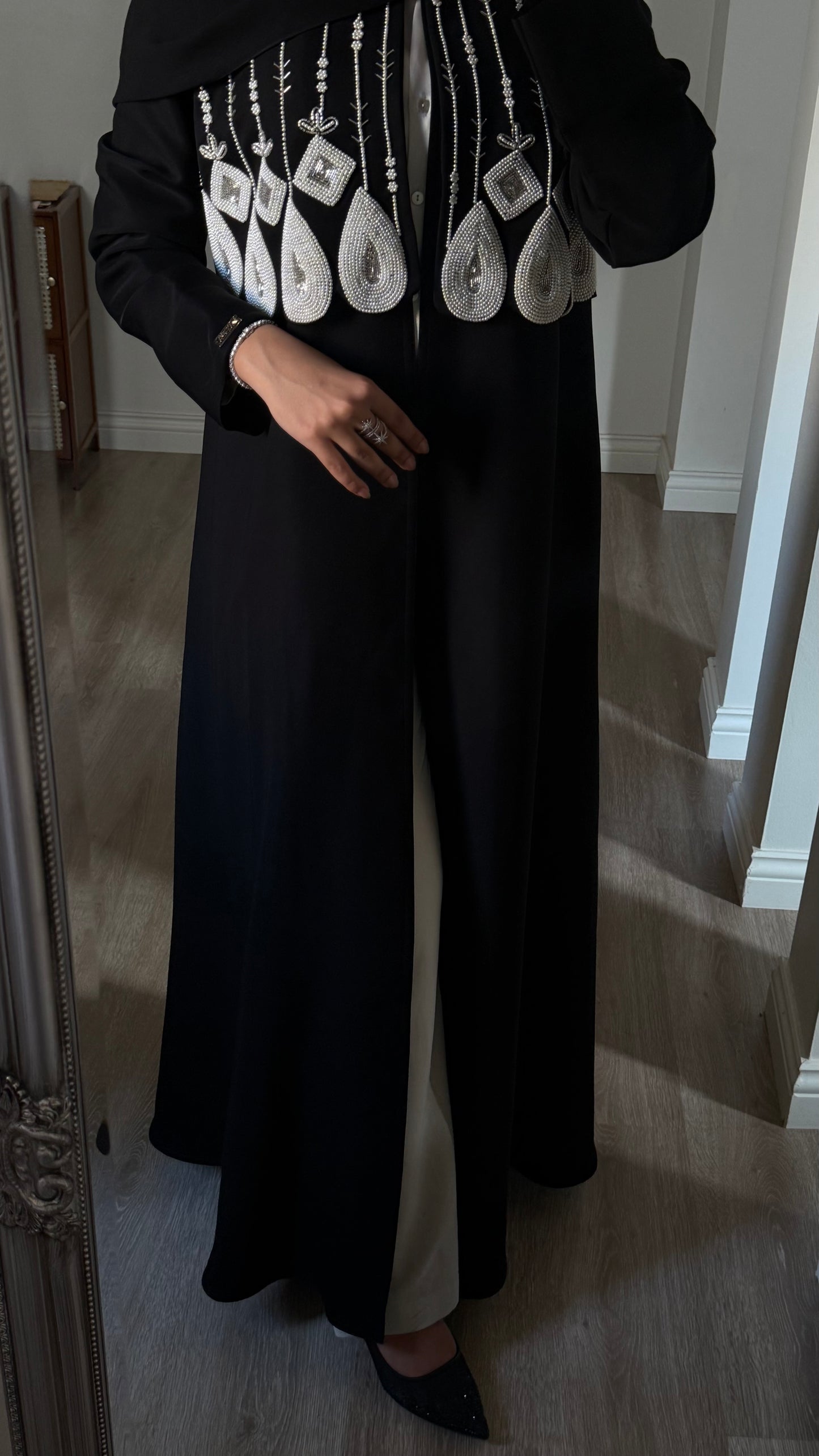 Noir Ornaments – Cascade abaya