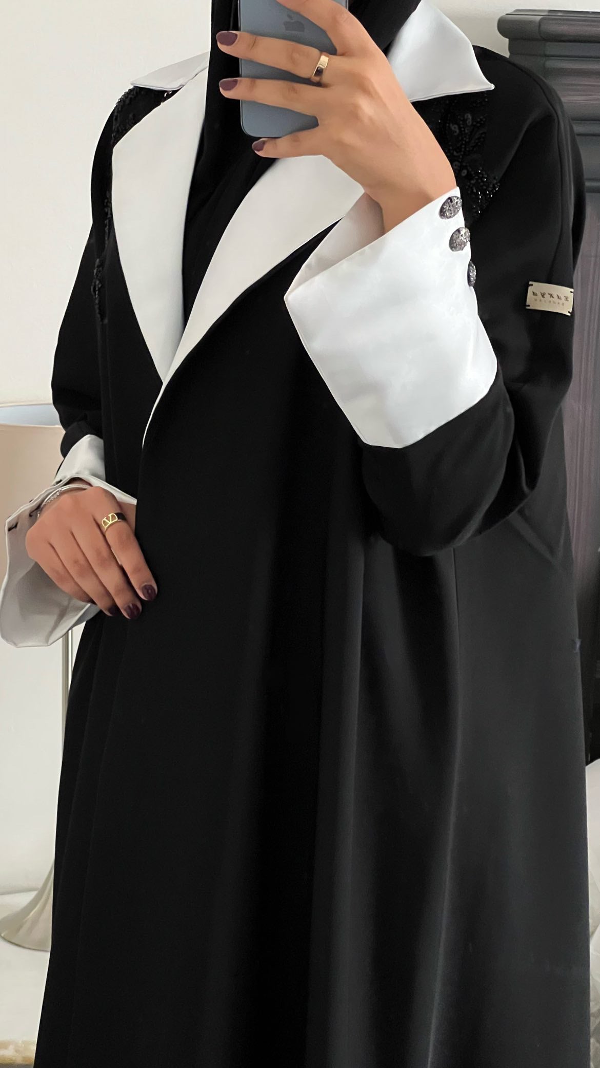 Black & white abaya