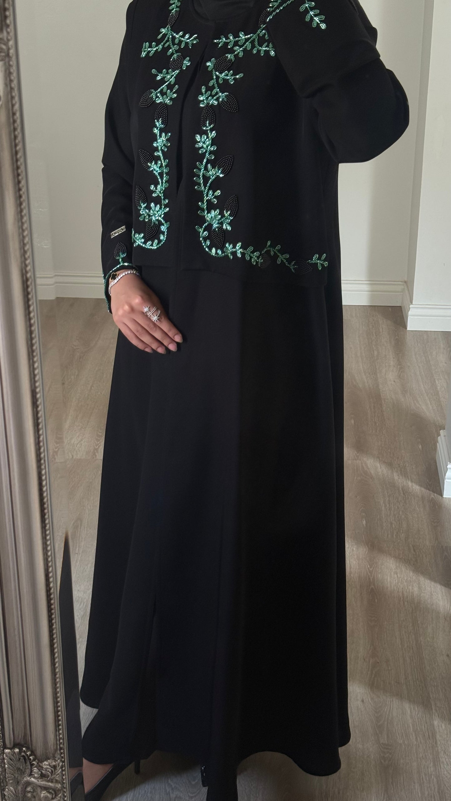 Noir Ornaments – Bloom abaya