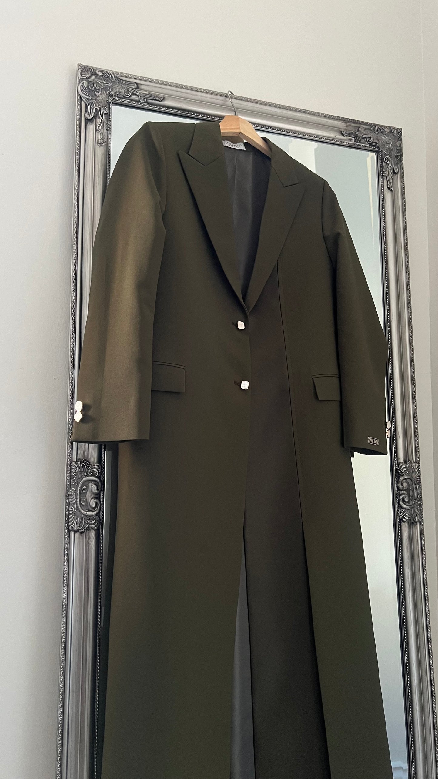 Olive green blazer (115)