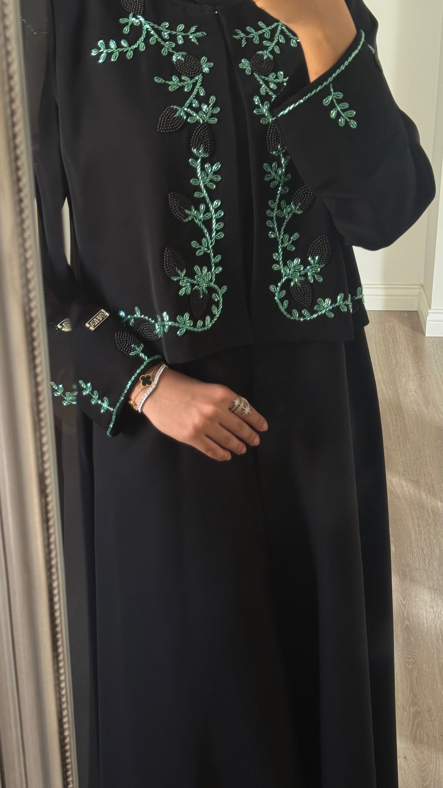 Noir Ornaments – Bloom abaya