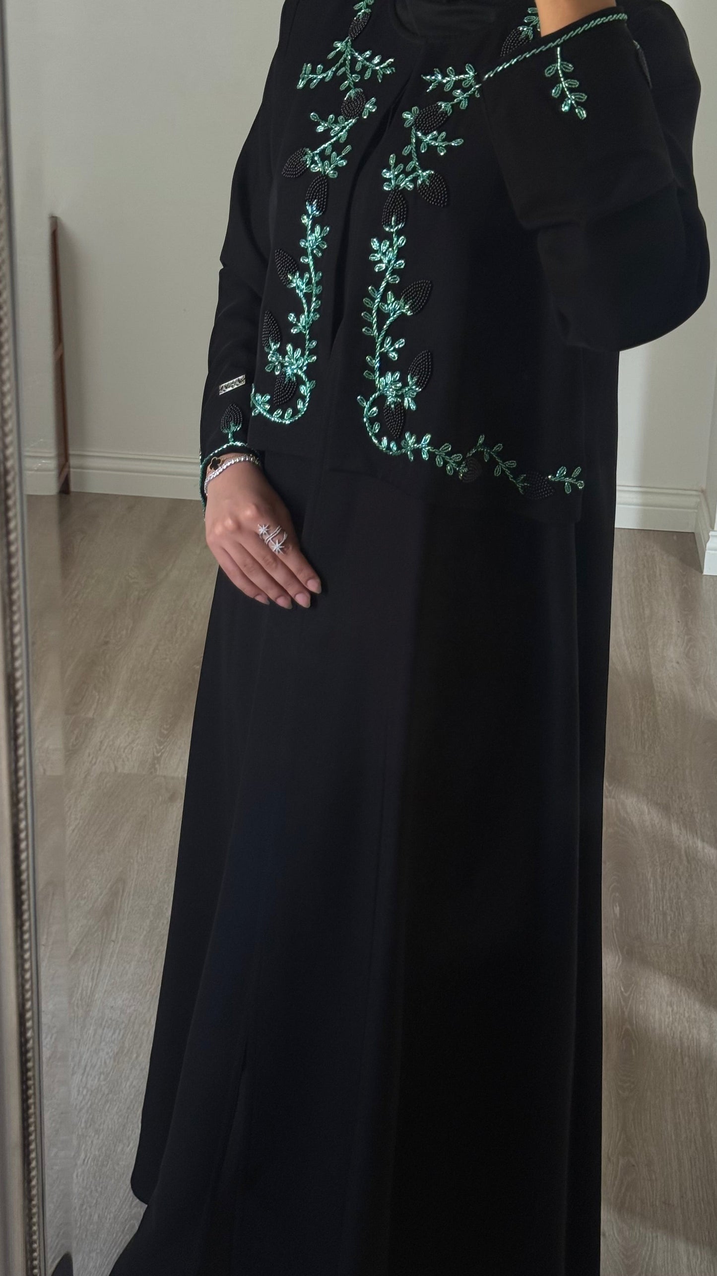Noir Ornaments – Bloom abaya