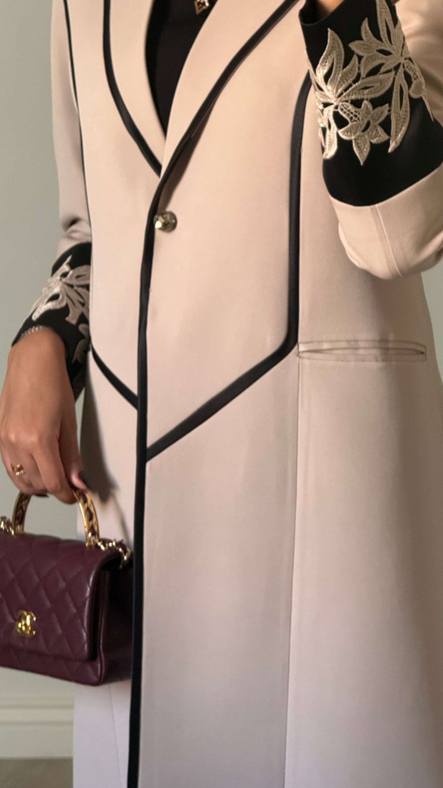 Outline Lace Blazer - Beige