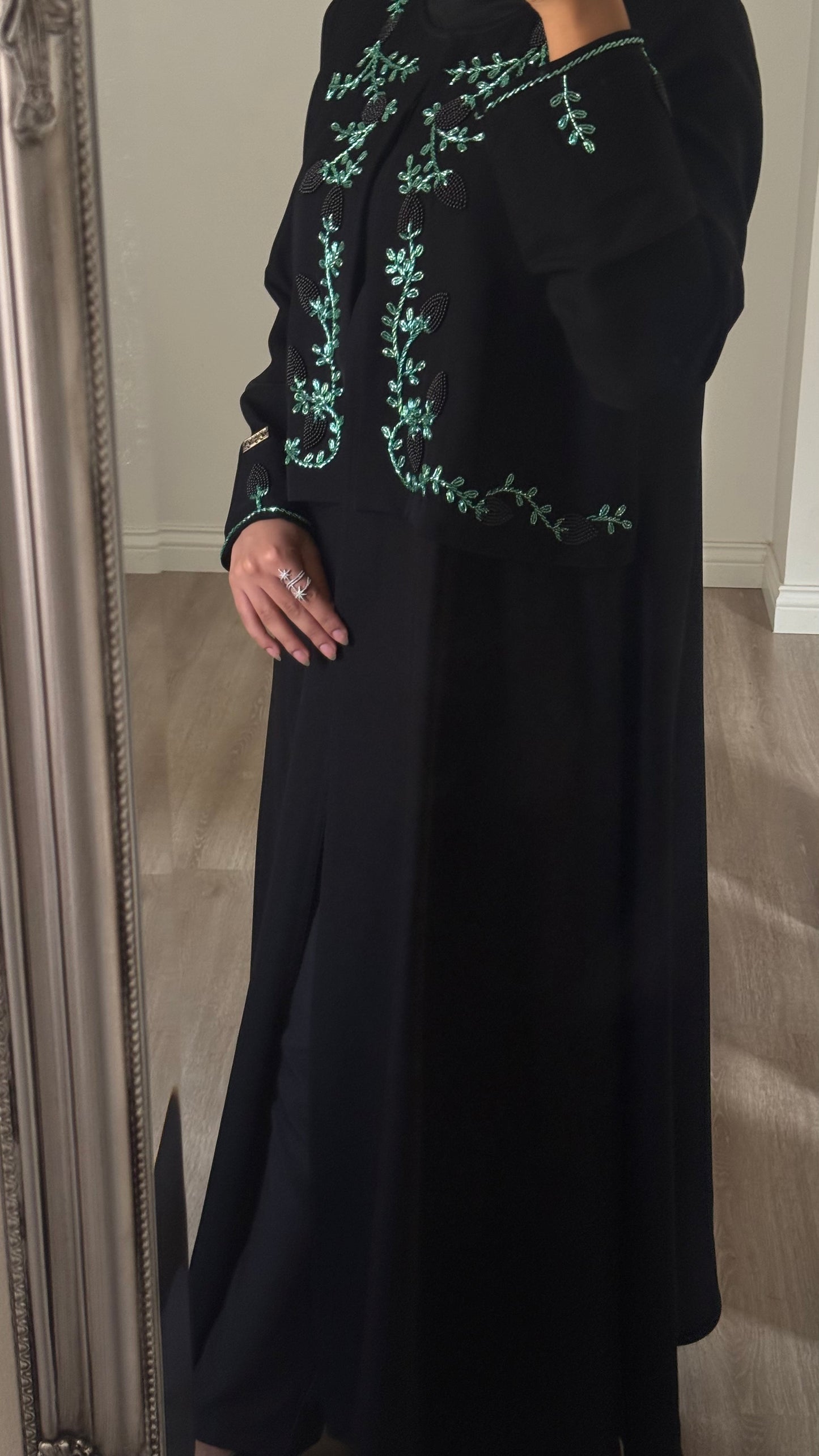 Noir Ornaments – Bloom abaya