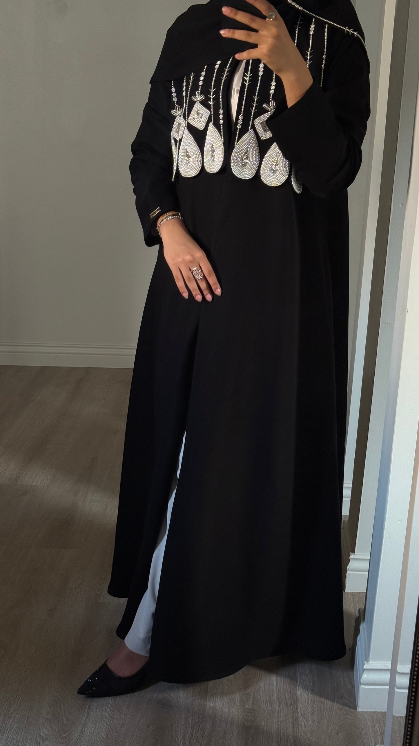 Noir Ornaments – Cascade abaya