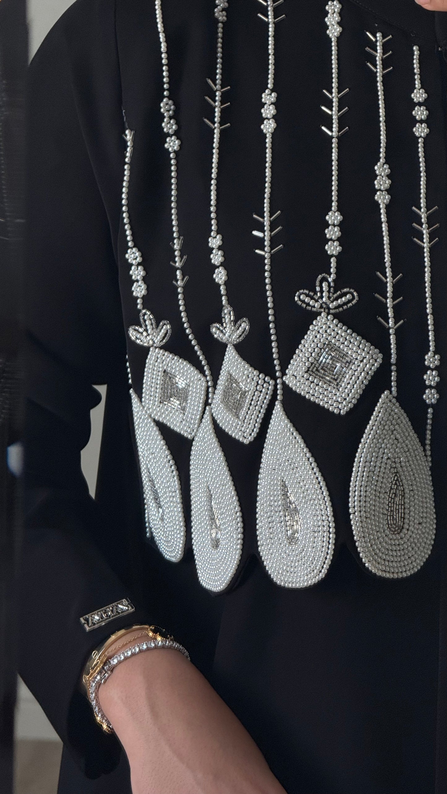 Noir Ornaments – Cascade abaya