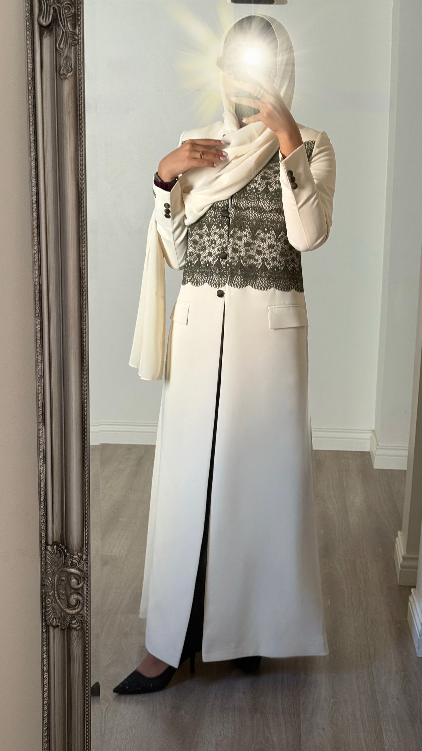 Dentelle - Creamy off white